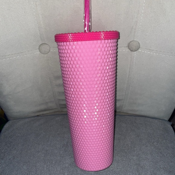 24HR DROP ⬇️ Hello Kitty Studded Tumbler - Picture 3 of 4